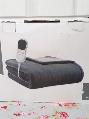 Cozy Heated Throw Blanket - Gray by